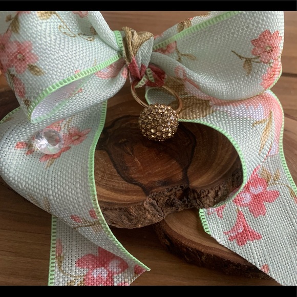 Ring - Picture 2 of 4